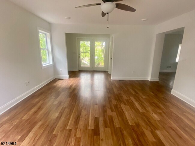 Foto del edificio - 132 Sparta Ave