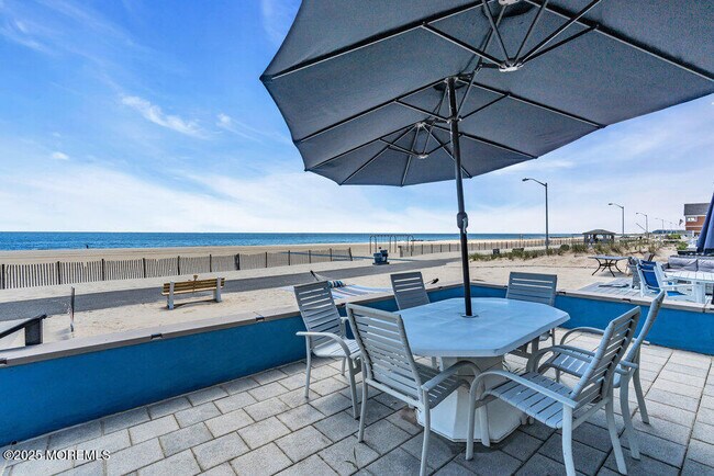 Building Photo - 115 Beach Front