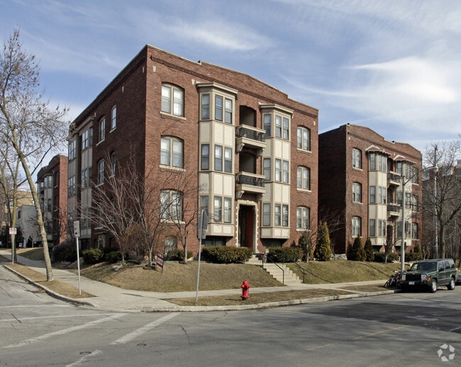 Building Photo - The Shamrock