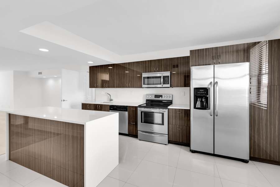 Primary Photo - 2768 Carambola Cir S