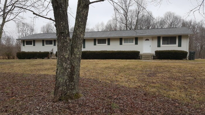 Primary Photo - 165 Flat Ridge Rd