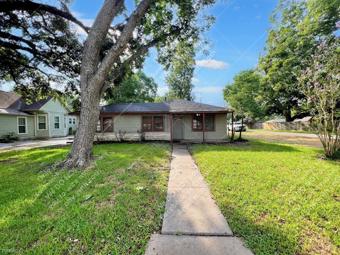 217 N Beauregard St, Alvin, TX 77511 House Rental in Alvin, TX