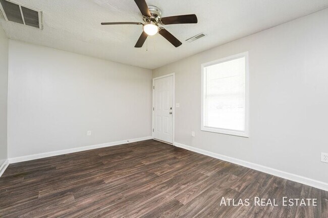 Foto del edificio - 322 Lexington Heights