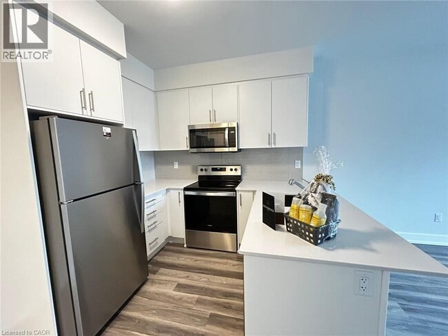 Photo du bâtiment - 1100 Lackner Pl