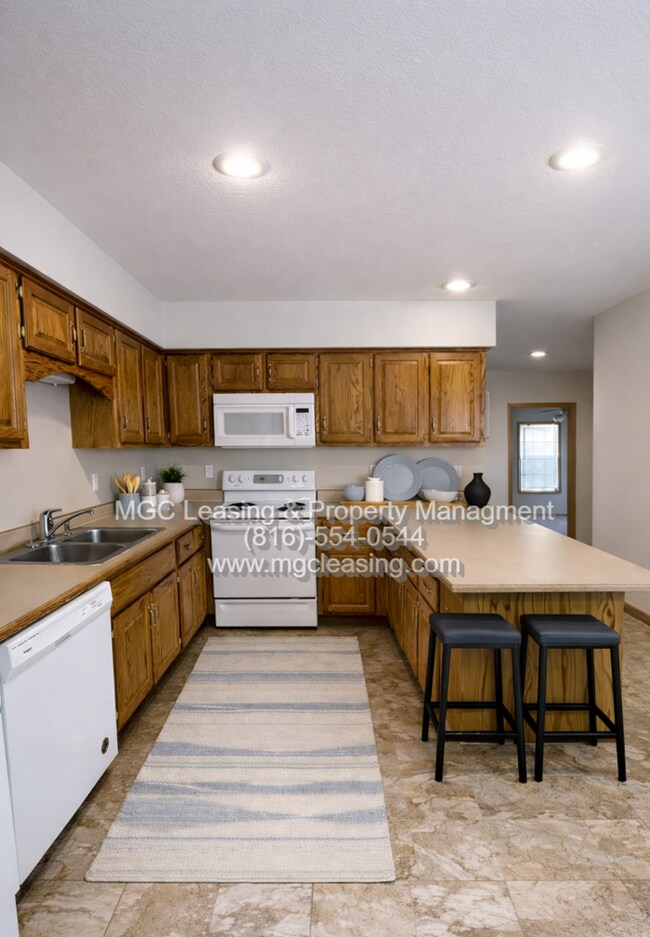 Foto del edificio - No Stairs, Huge Kitchen: Your Peaceful Peculiar Retreat!