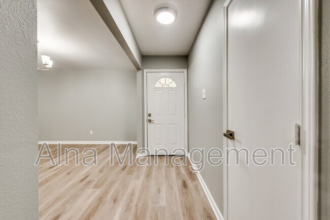 Foto del edificio - 225 Lochness Ln
