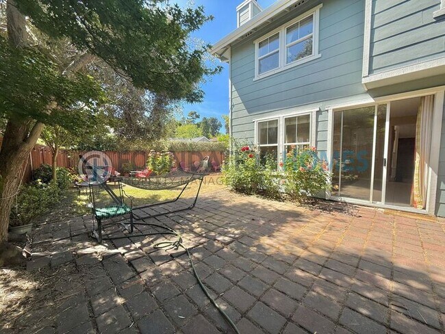 Building Photo - 115 Maybeck St