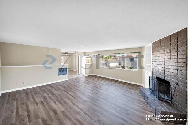 Foto del edificio - 2543 Hayes Dr