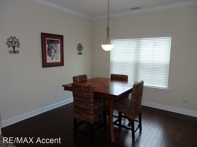 Building Photo - 4 br, 3 bath House - 397 Waverly Ln.