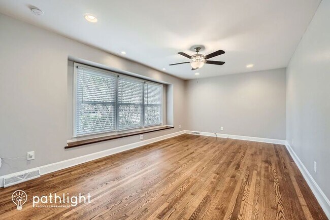 Building Photo - 7133 Starvalley Dr