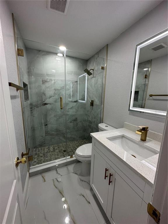 Foto del edificio - 7813 Lakeshore Dr