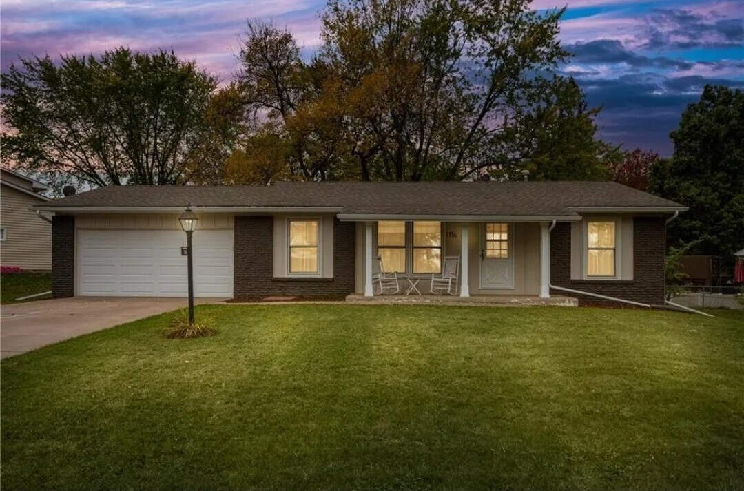 1116 Woodhill Dr, Woodbury, MN 55125 House Rental in Woodbury, MN