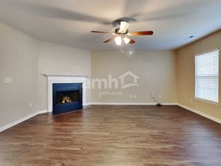 Foto del edificio - 214 Pine Hall Dr