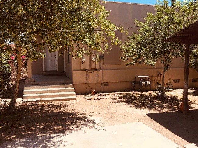 Building Photo - 139 N 11th Ave