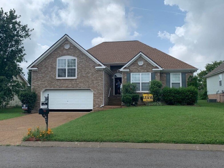 Primary Photo - 1036 Persimmon Dr