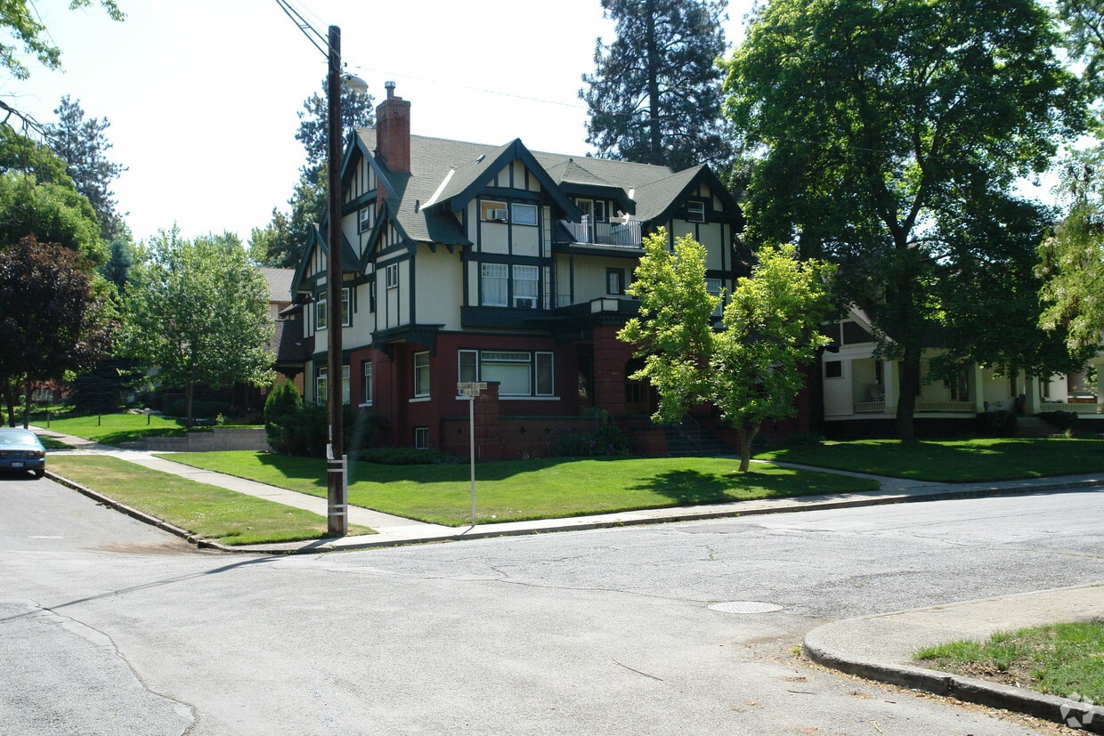 Building Photo - 903 S Adams St