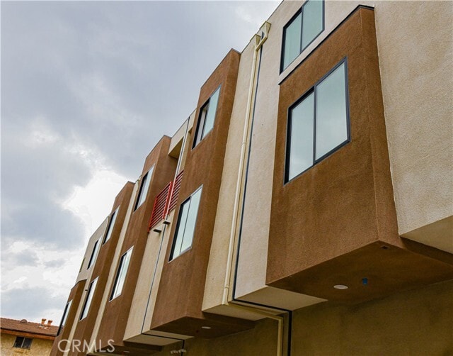 Building Photo - 15826 S Vermont Ave