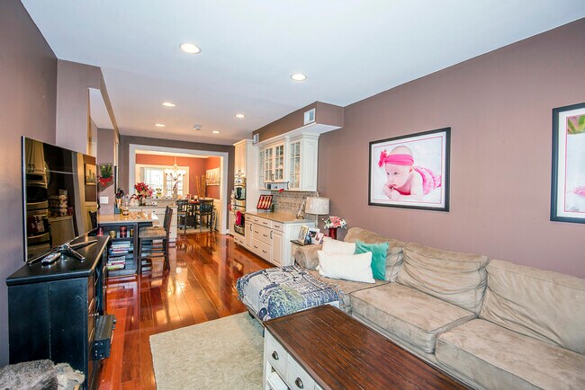 Foto del edificio - 2440 Tunlaw Rd NW