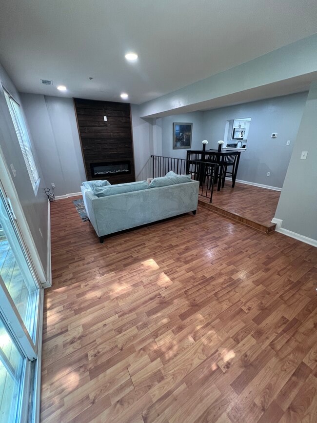 Living room/dinning room - 5627 Onslow Way