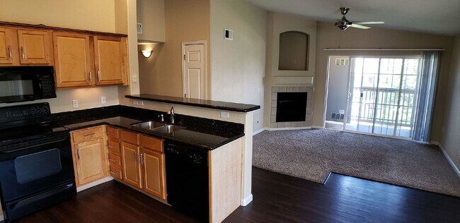 Foto del edificio - Comfy Home In the Middle of Everything