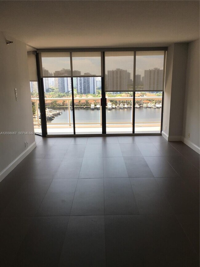Building Photo - 3640 Yacht Club Dr