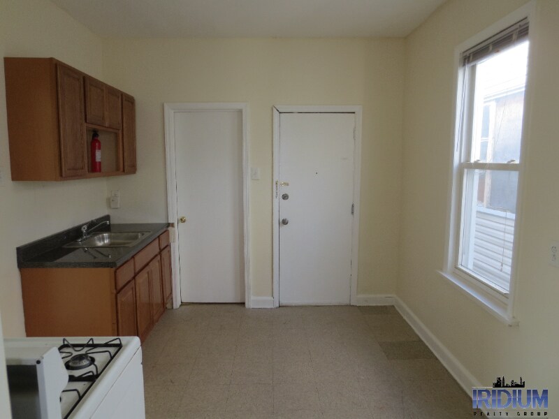 Primary Photo - 120 Norwood St