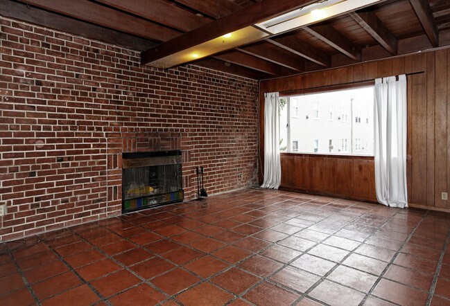 Building Photo - 1738 Spruce St