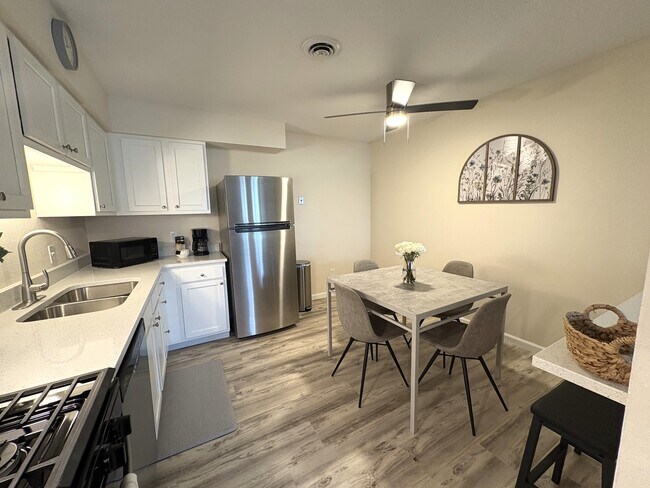 Foto del edificio - Perry Lake Village