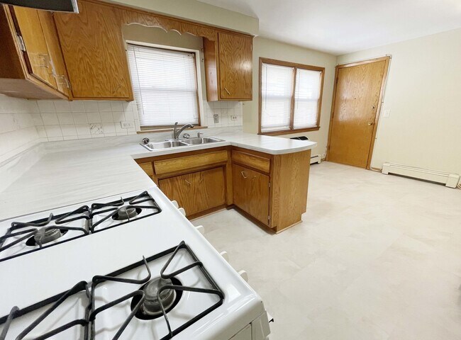 Foto del edificio - 6015 W Diversey Ave