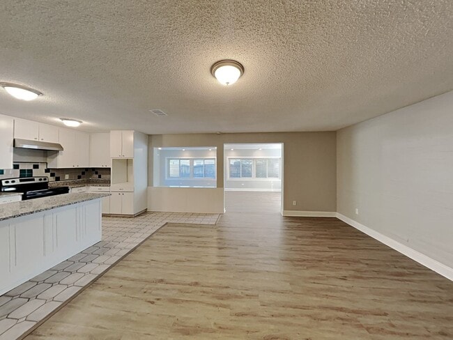 Building Photo - Coming Soon! 3 BR/2BA | Newly Renovated Single Family Home | 2-Car Garage Parking | In Jacksonville!