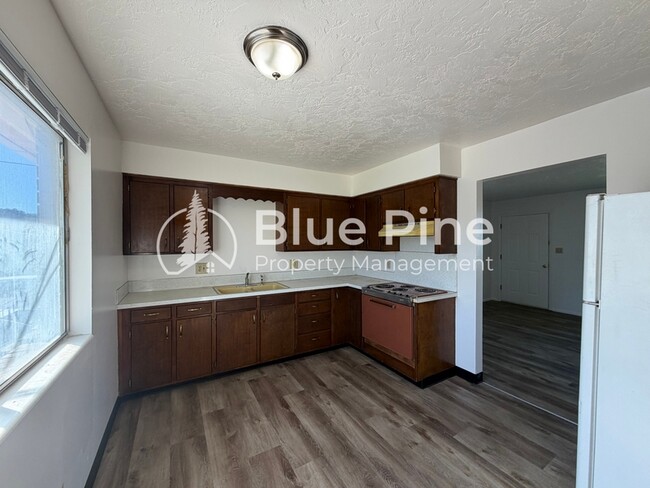 Building Photo - 1491 Mountain View Ln