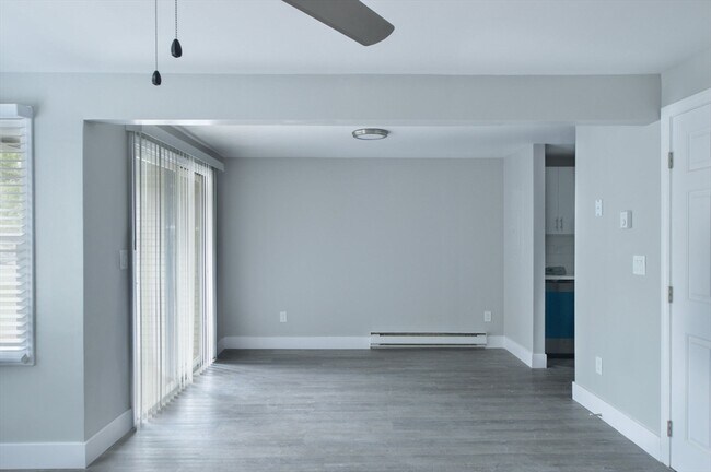 Foto del edificio - 1049 Pleasant St