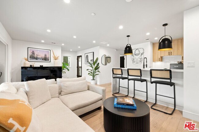 Foto del edificio - 637 Santa Clara Ave