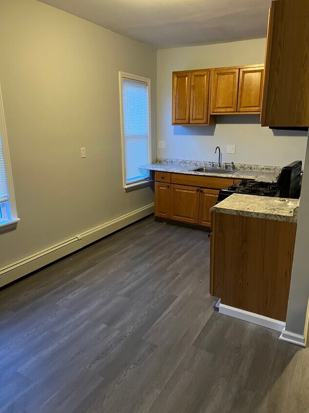 652 Maple St, Bridgeport, CT 06608 Townhome Rentals in Bridgeport CT