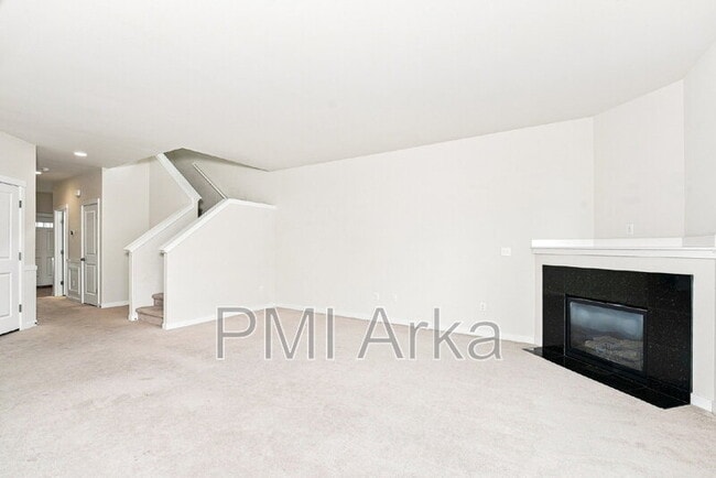Building Photo - 633 Ilwaco Pl NE