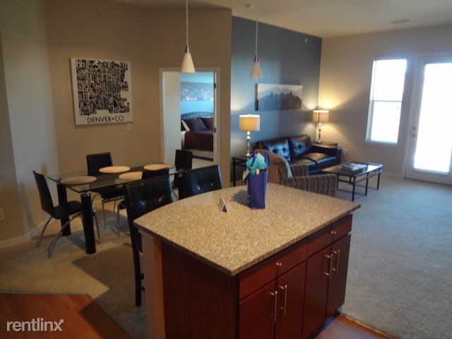 Building Photo - 13581 Via Varra