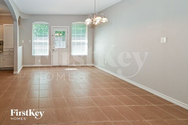 Building Photo - 4447 Donalbain Dr