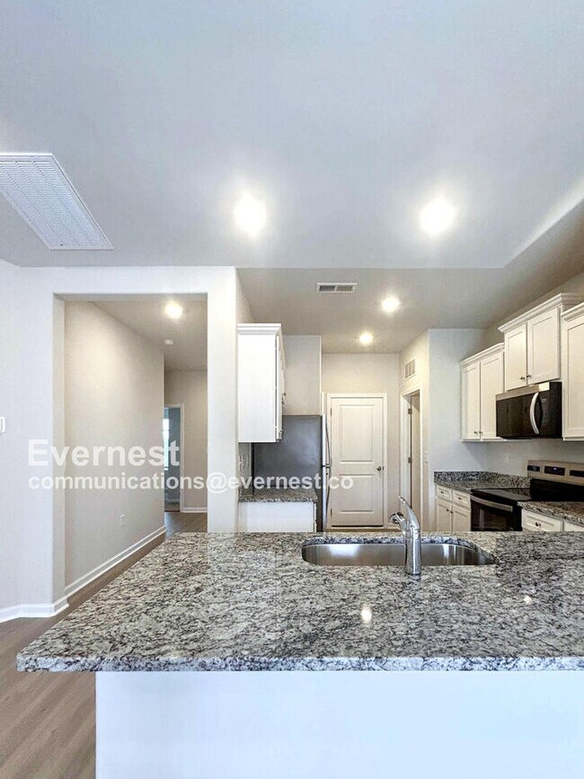 Foto del edificio - 106 Lightning Dr