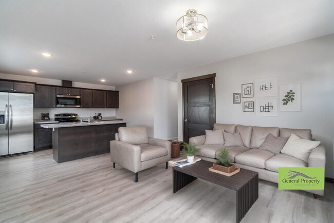 Building Photo - Modern 2 Bedroom, 2 Bathroom Residence wit...