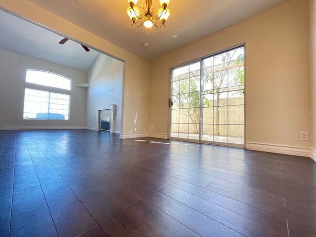 Building Photo - Lovely townhome in The Pueblo Village of S...