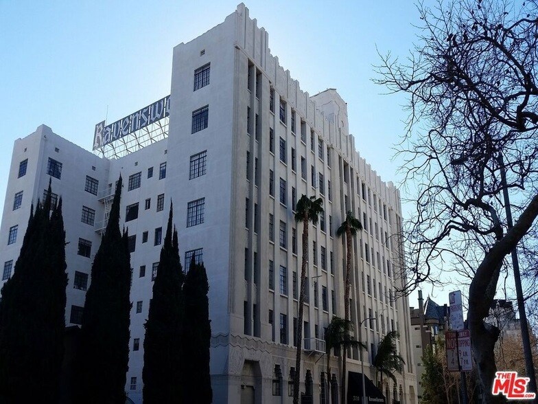 Foto principal - 570 N Rossmore Ave