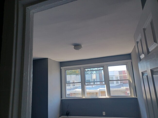Building Photo - 2609 S Robinson St