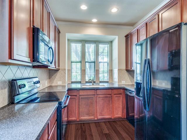Building Photo - 1704 Estacado Dr