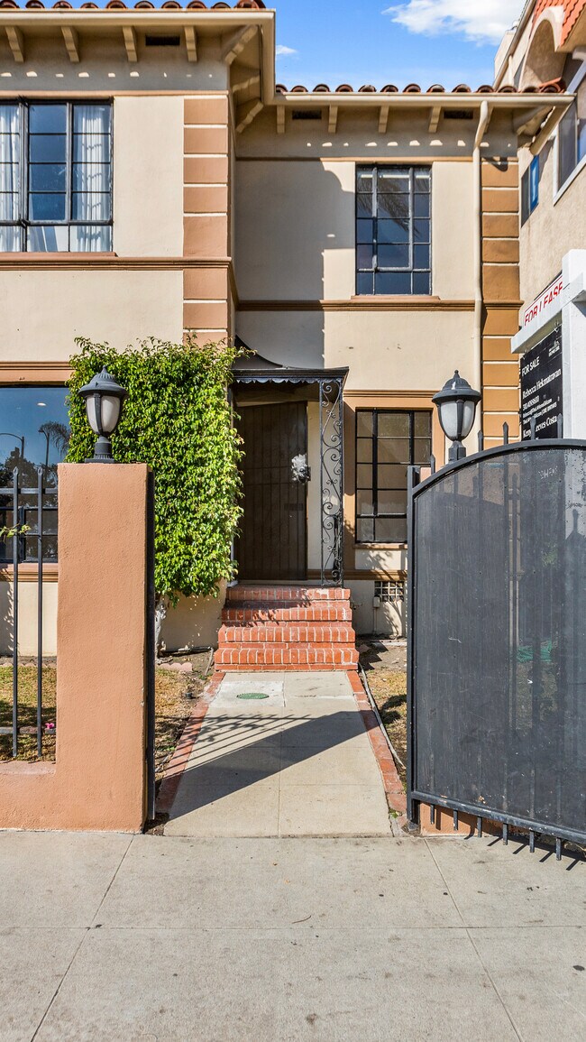 Foto del edificio - 8653 W Olympic Blvd