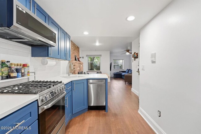 Building Photo - 79 Garden St