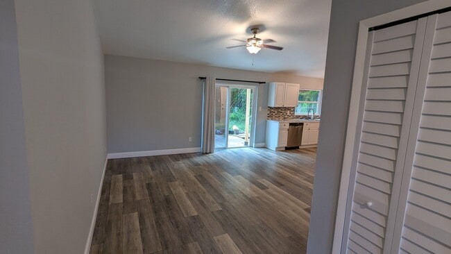 Building Photo - 492 Wild Fox Dr