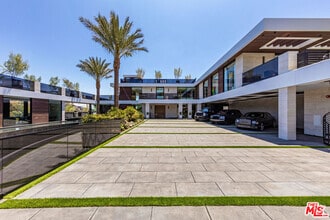 Building Photo - 1047 N Bundy Dr