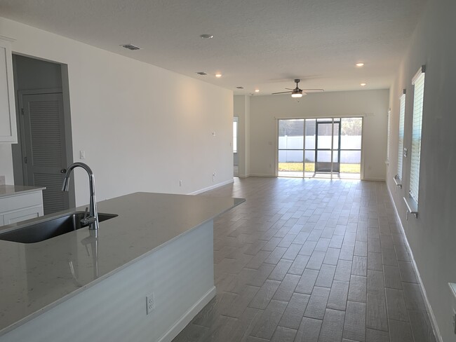 Foto del edificio - 6896 Friendship Fountain Ave