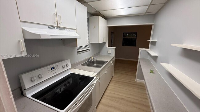 Foto del edificio - 1725 Roosevelt St