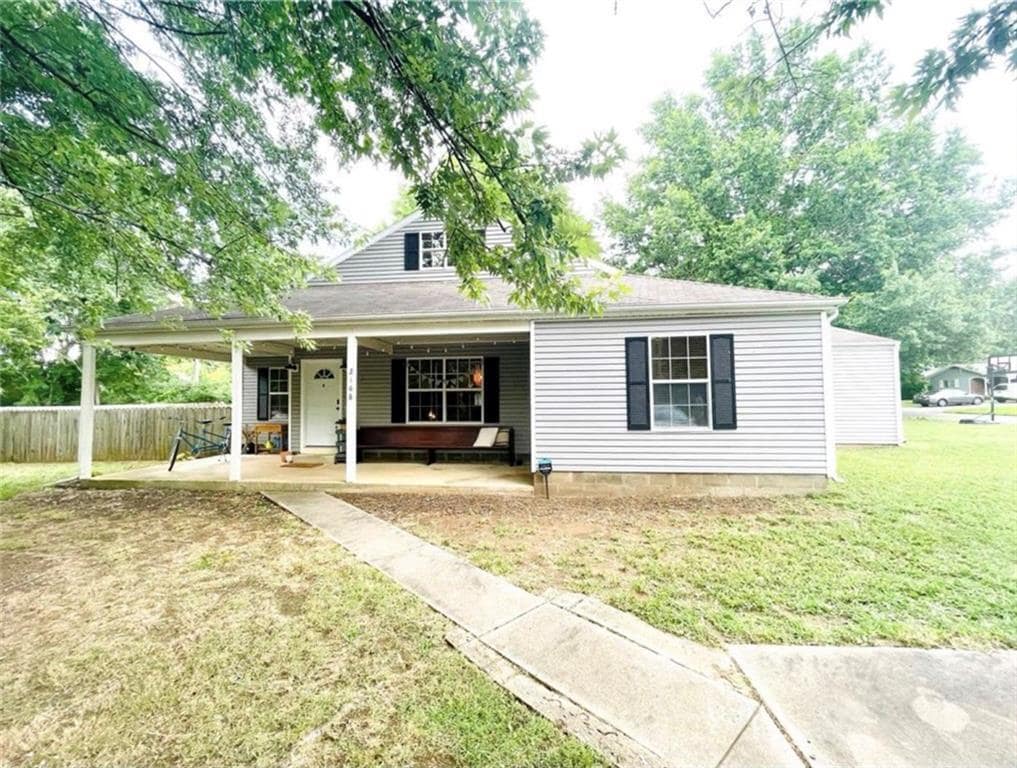 Primary Photo - 2168 Emma Ave